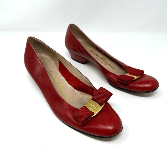 Salvatore Ferragamo Vara Bow Heels Red Narrow - Picture 3 of 15